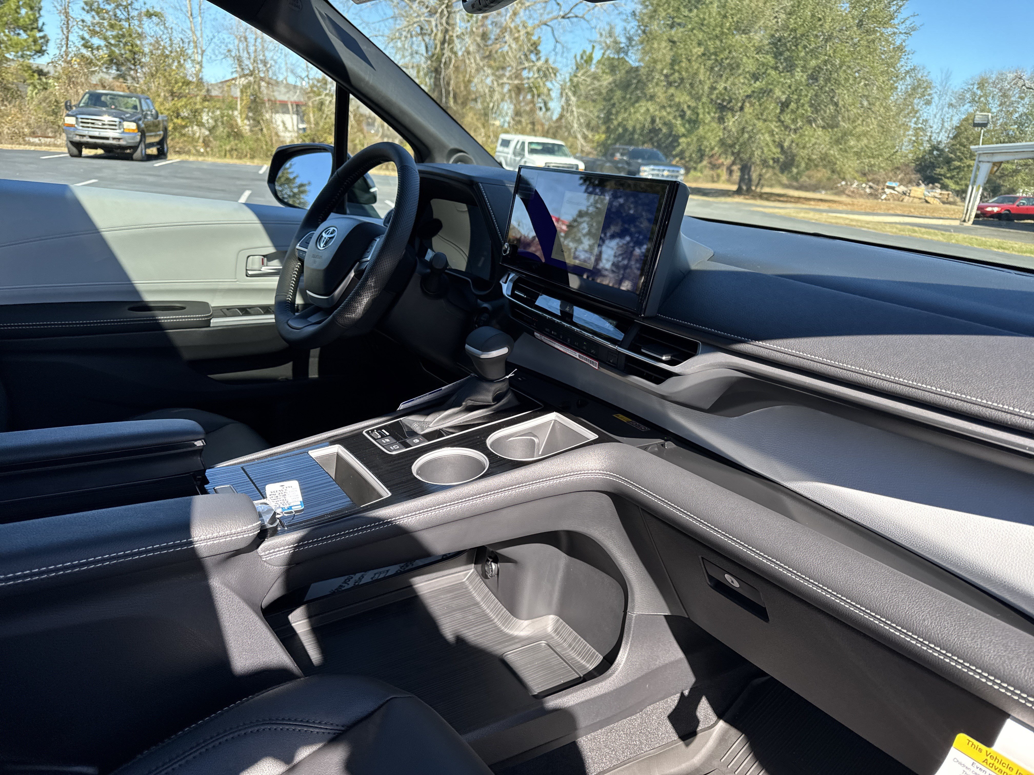 New 2026 Toyota Sienna XSE AWD/4WD image 40