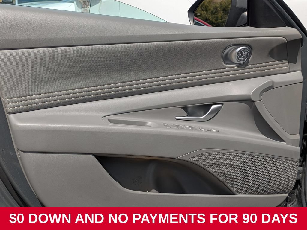 Used 2025 Hyundai Elantra SEL FWD image 11