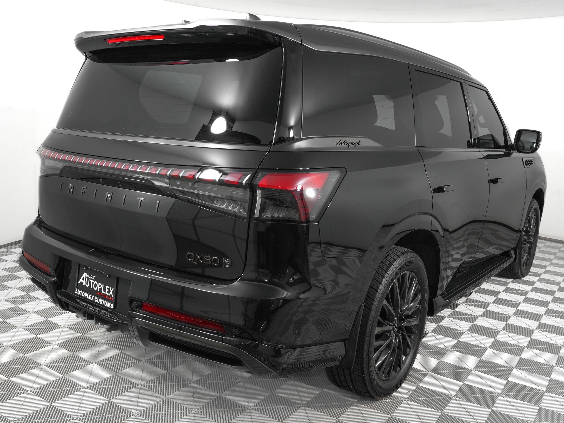 Used 2025 INFINITI QX80 Autograph AWD/4WD image 4