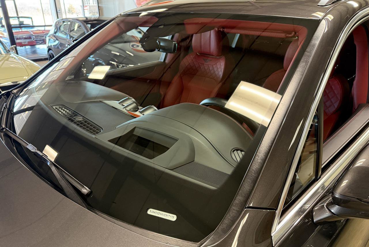 Used 2018 Bentley Bentayga image 29