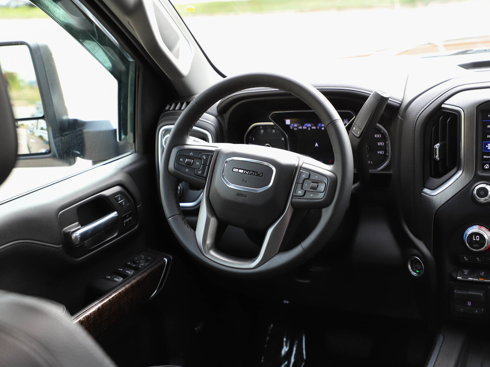 Used 2023 GMC Sierra 3500 Denali w/ Denali Black Diamond Edition AWD/4WD image 14