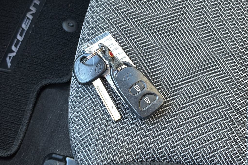 Used 2014 Hyundai Accent GS image 24