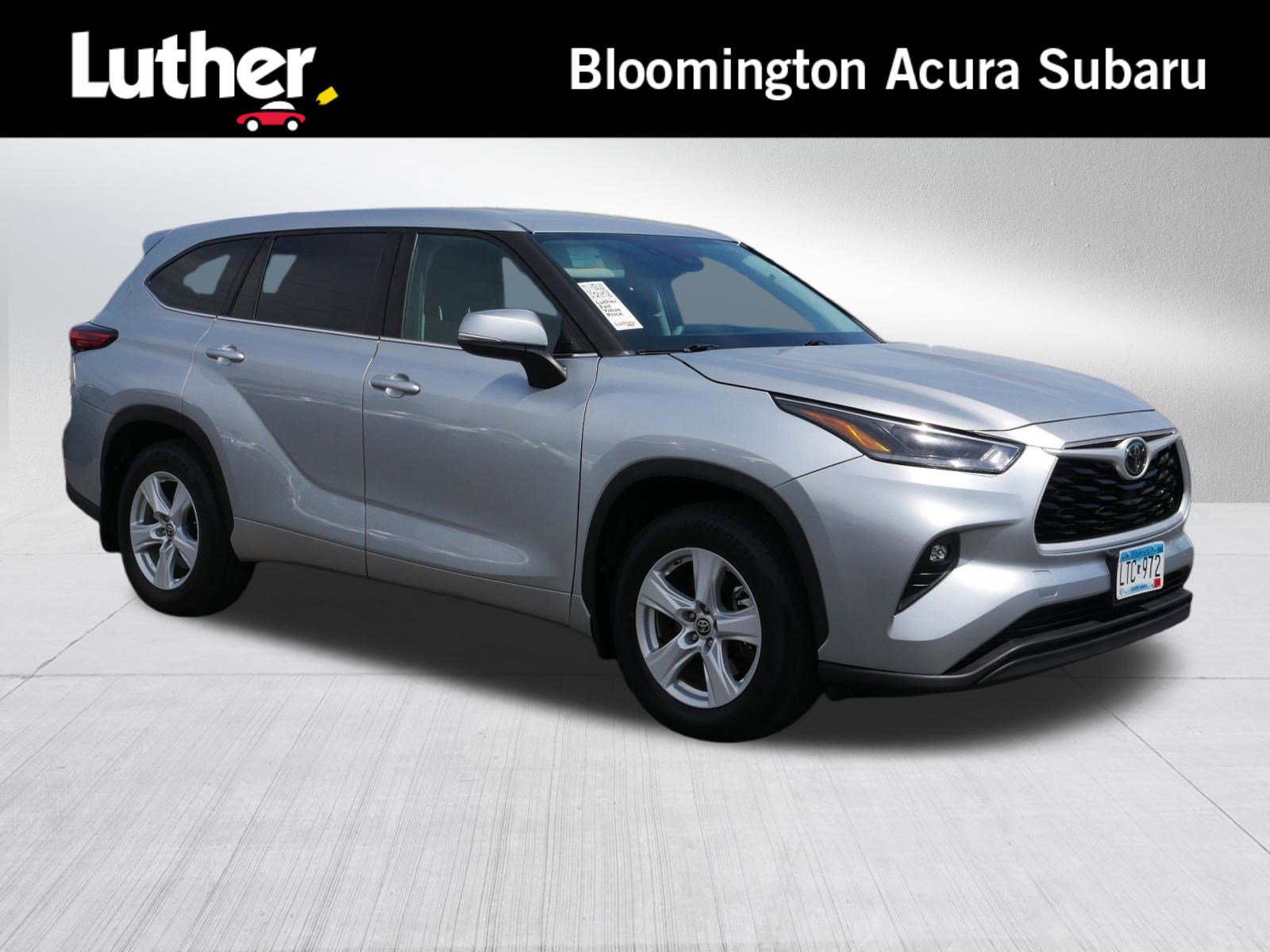 Used 2021 Toyota Highlander LE AWD/4WD image 1