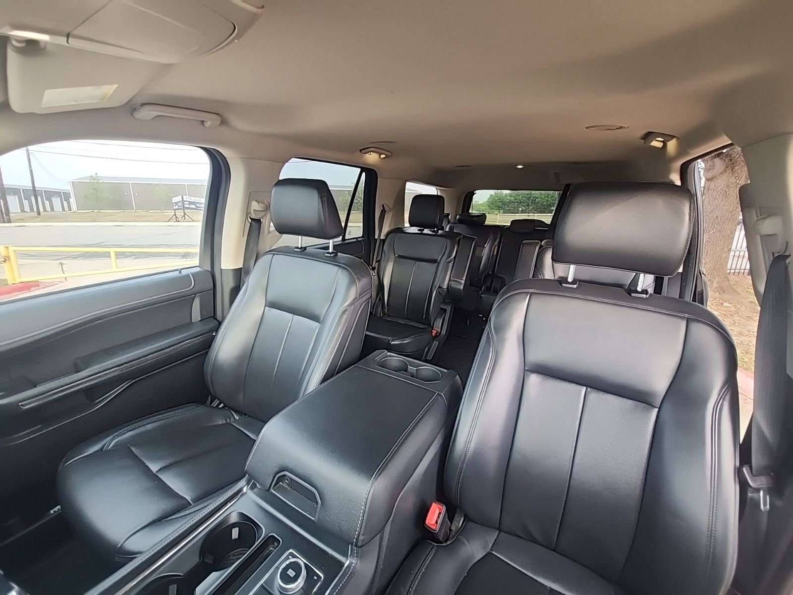 Used 2024 Ford Expedition XLT image 14