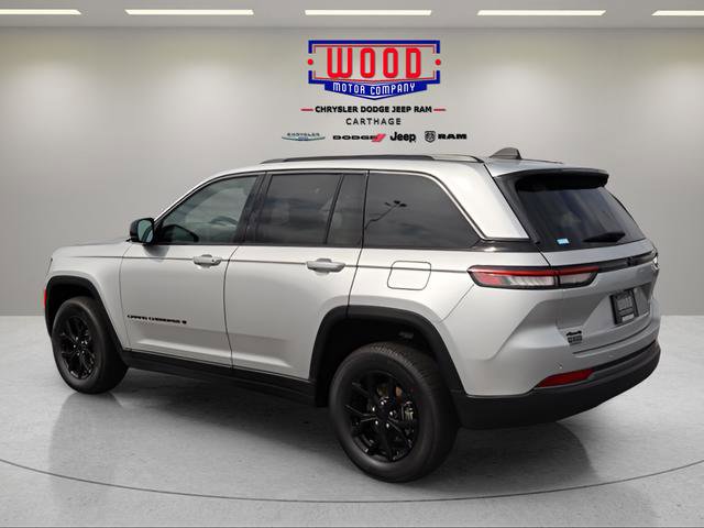 New 2026 Jeep Grand Cherokee Laredo image 4