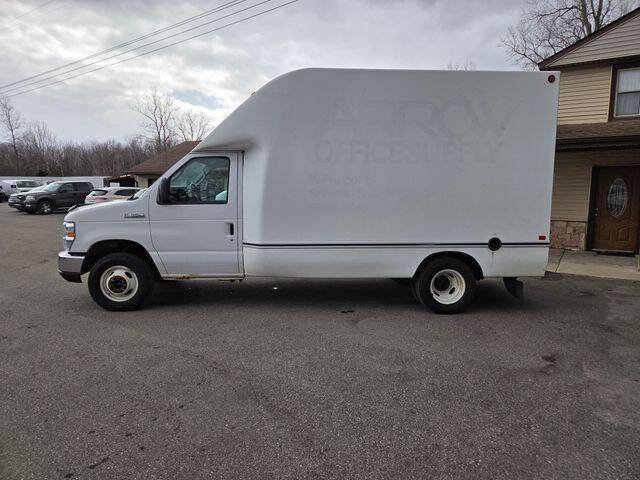 Used 2018 Ford E-350 and Econoline 350 Super Duty w/ Power Windows & Locks Group RWD image 3