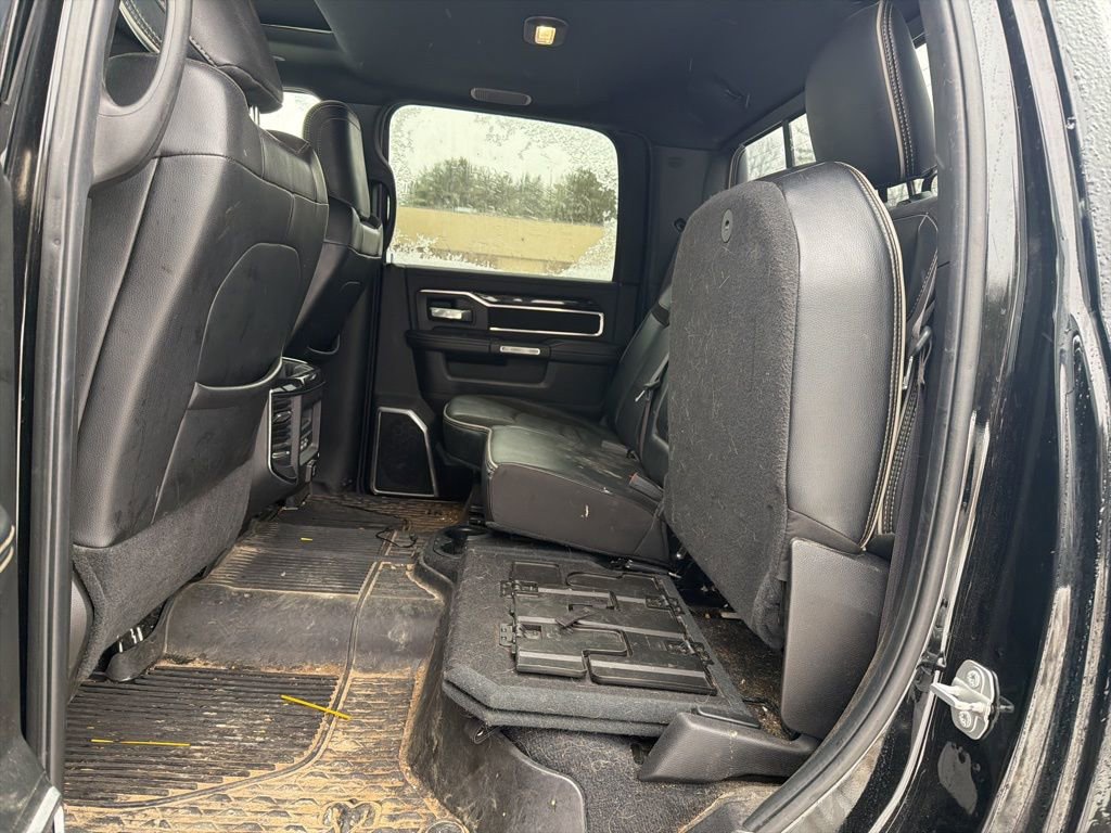 Used 2019 RAM 2500 Laramie w/ Black Appearance Package image 9