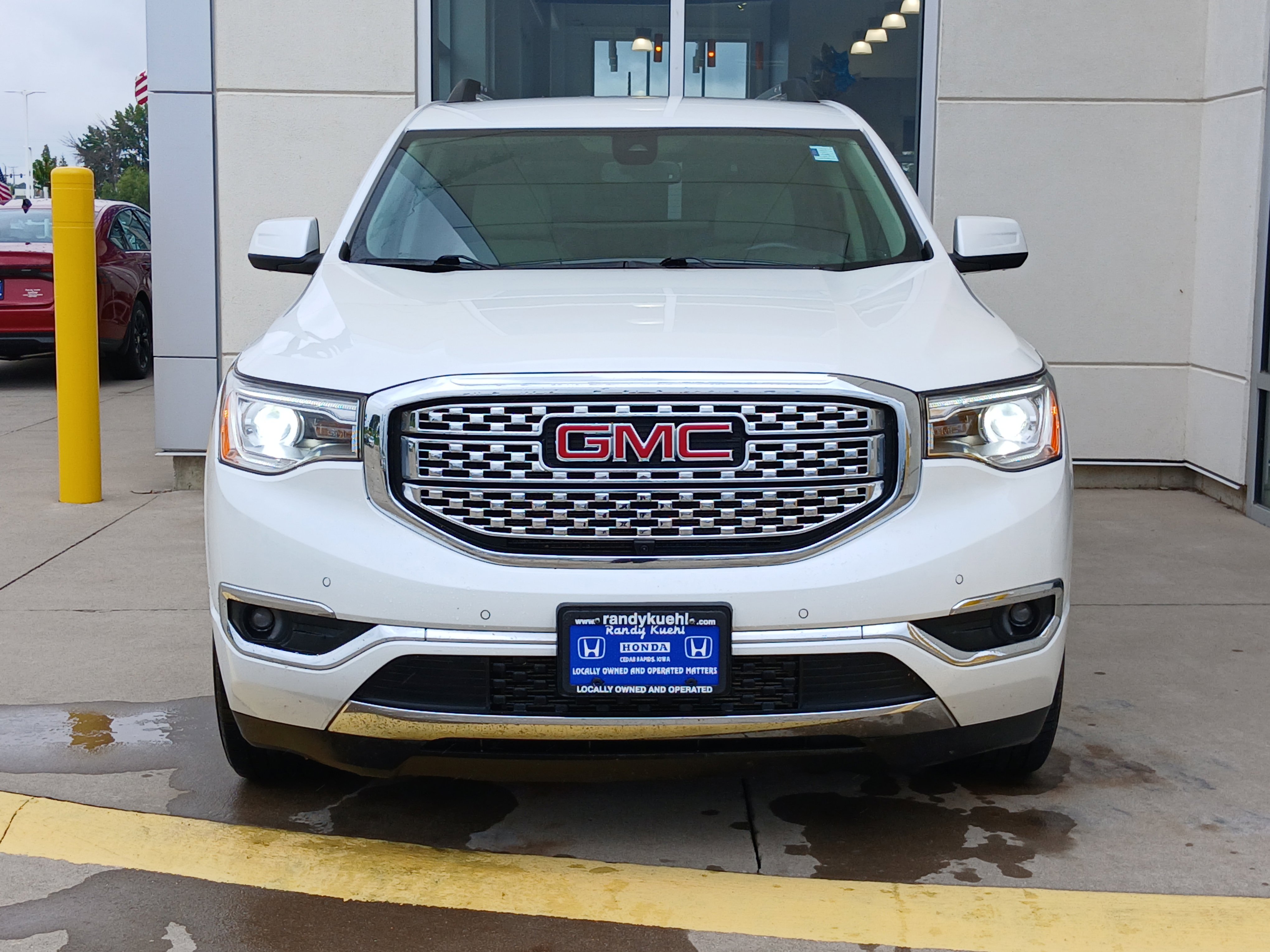 Used 2017 GMC Acadia Denali w/ Technology Package image 4