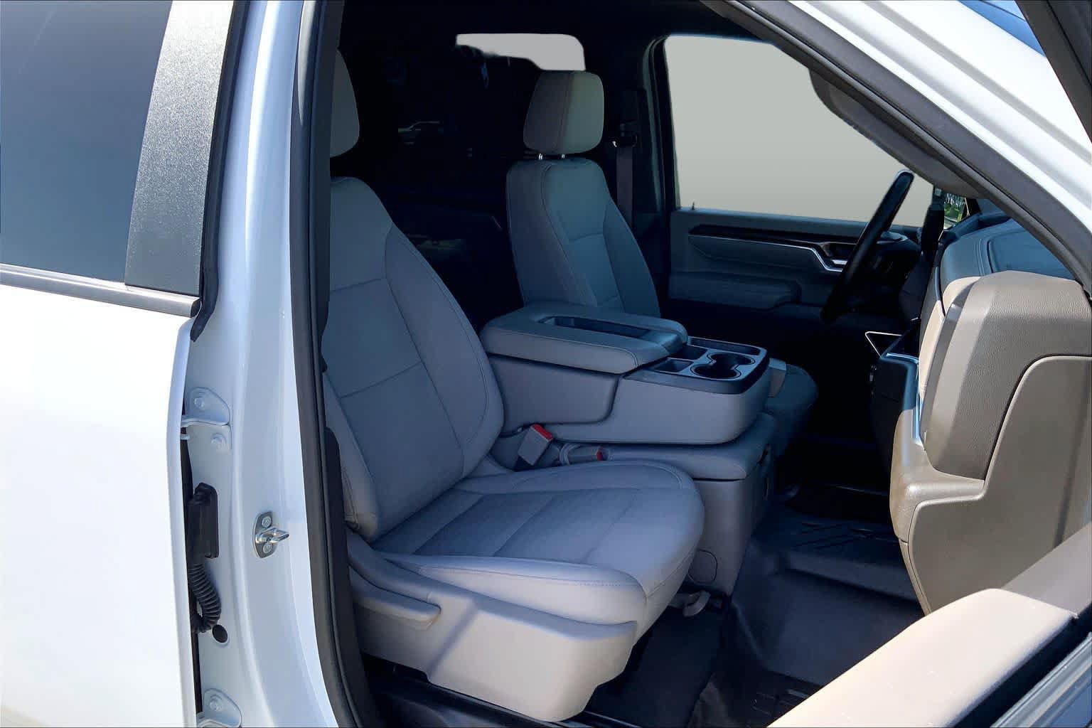 Used 2024 Chevrolet Silverado 2500 LT w/ LPO, Dark Essentials Package AWD/4WD image 9