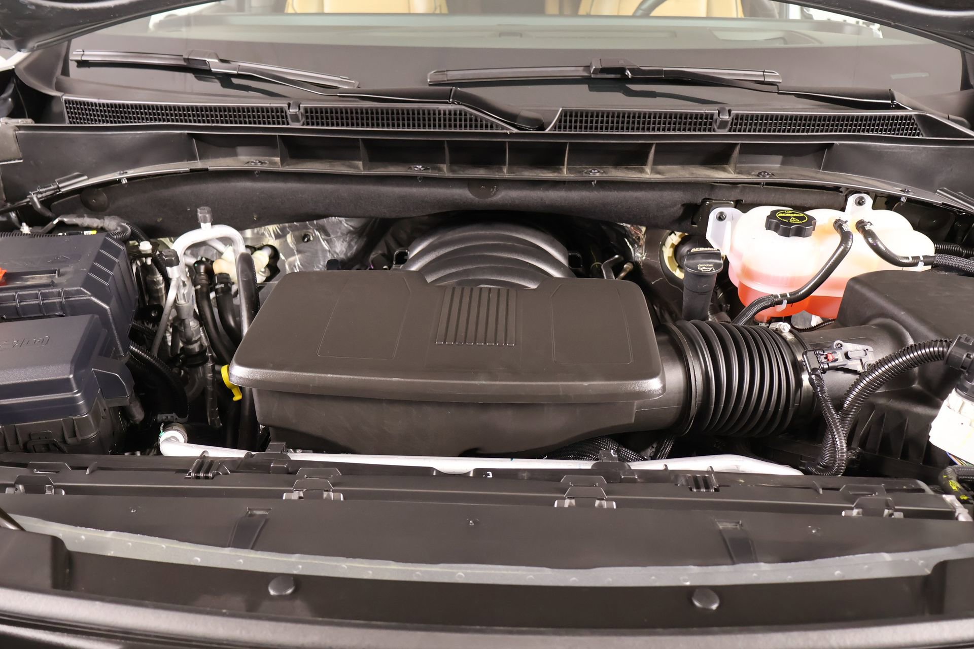 Used 2026 Cadillac Escalade Luxury w/ LPO, Floor Liner Package image 23