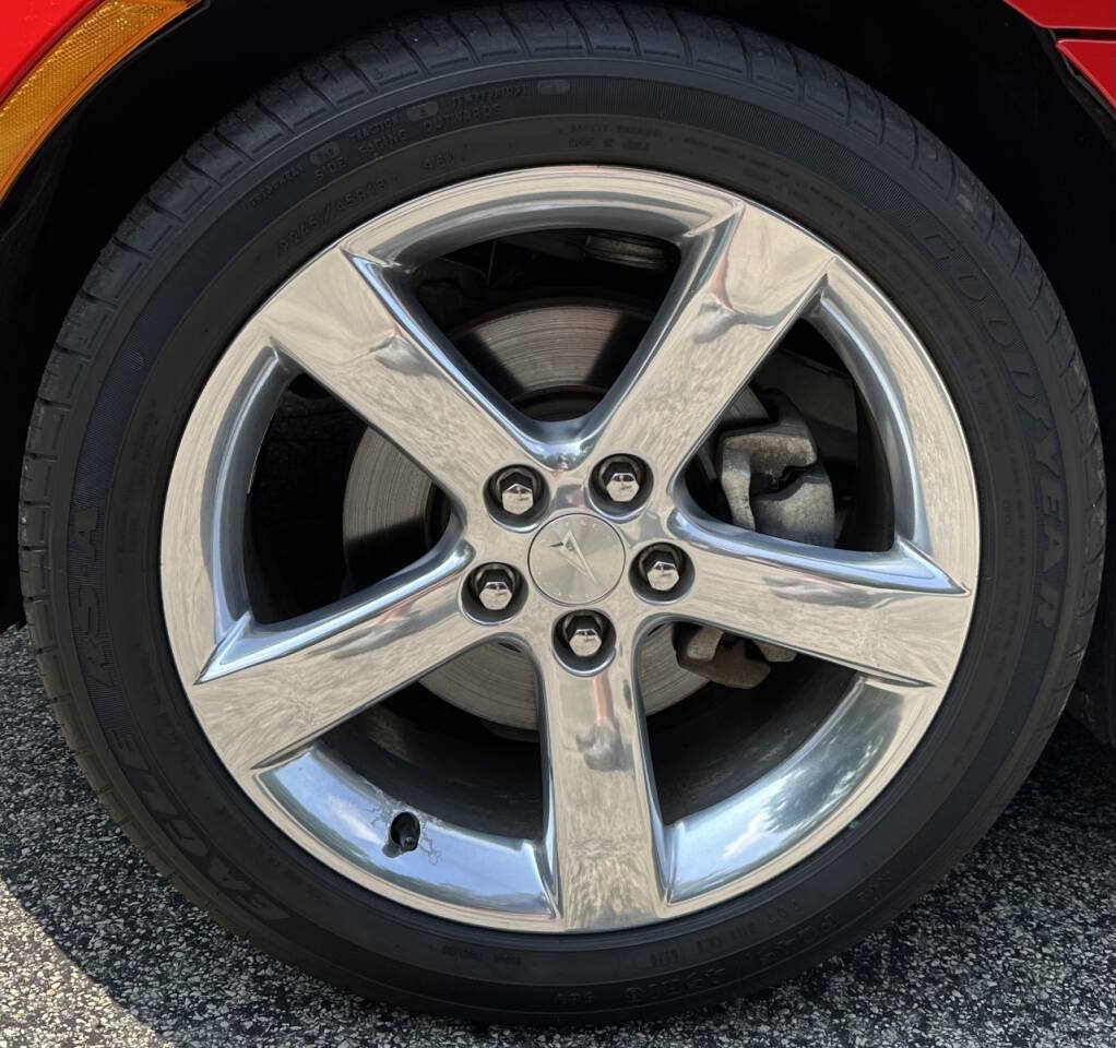 Used 2006 Pontiac Solstice Convertible w/ Premium Package RWD image 11
