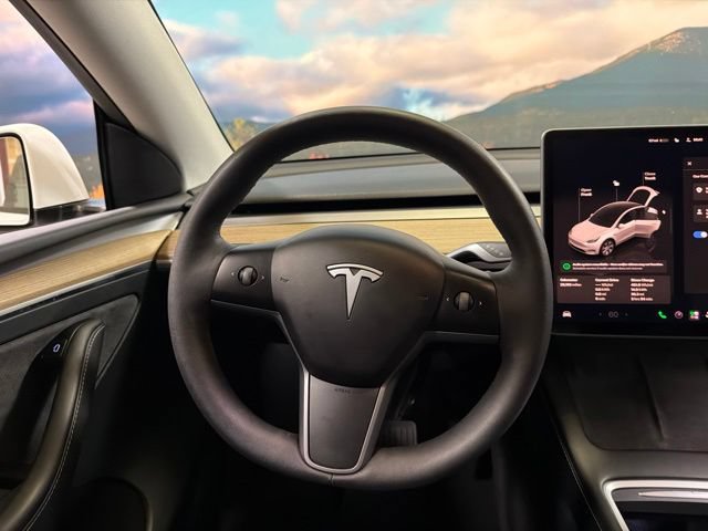 Used 2023 Tesla Model Y Long Range AWD/4WD image 41