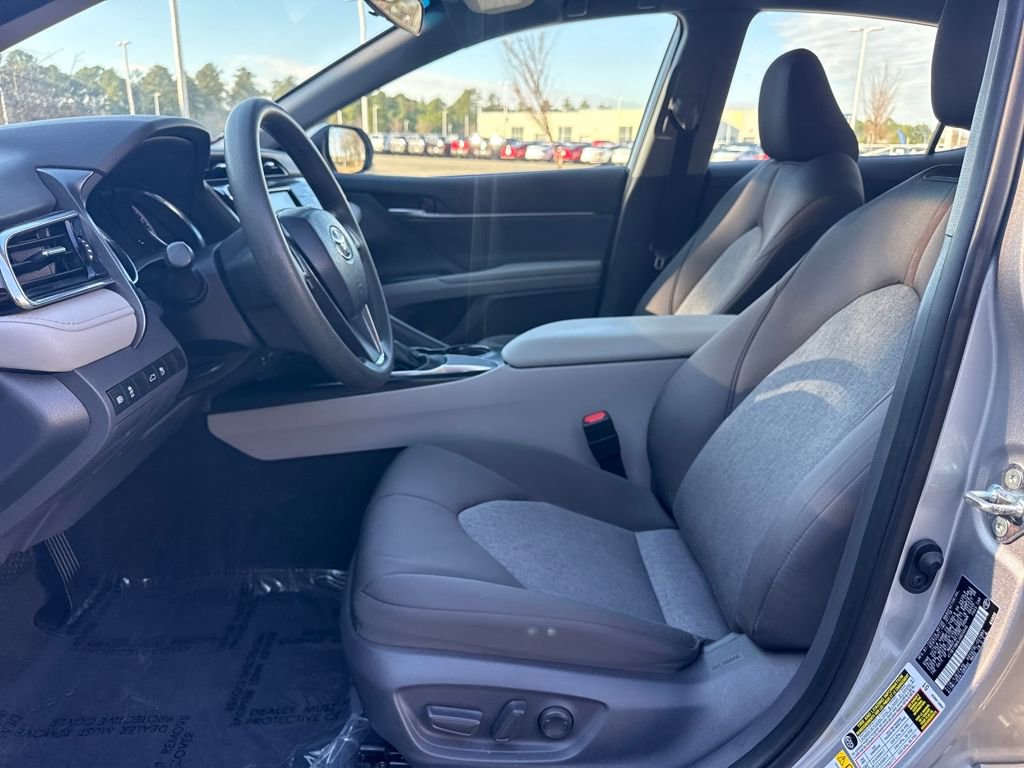 Used 2018 Toyota Camry LE image 13