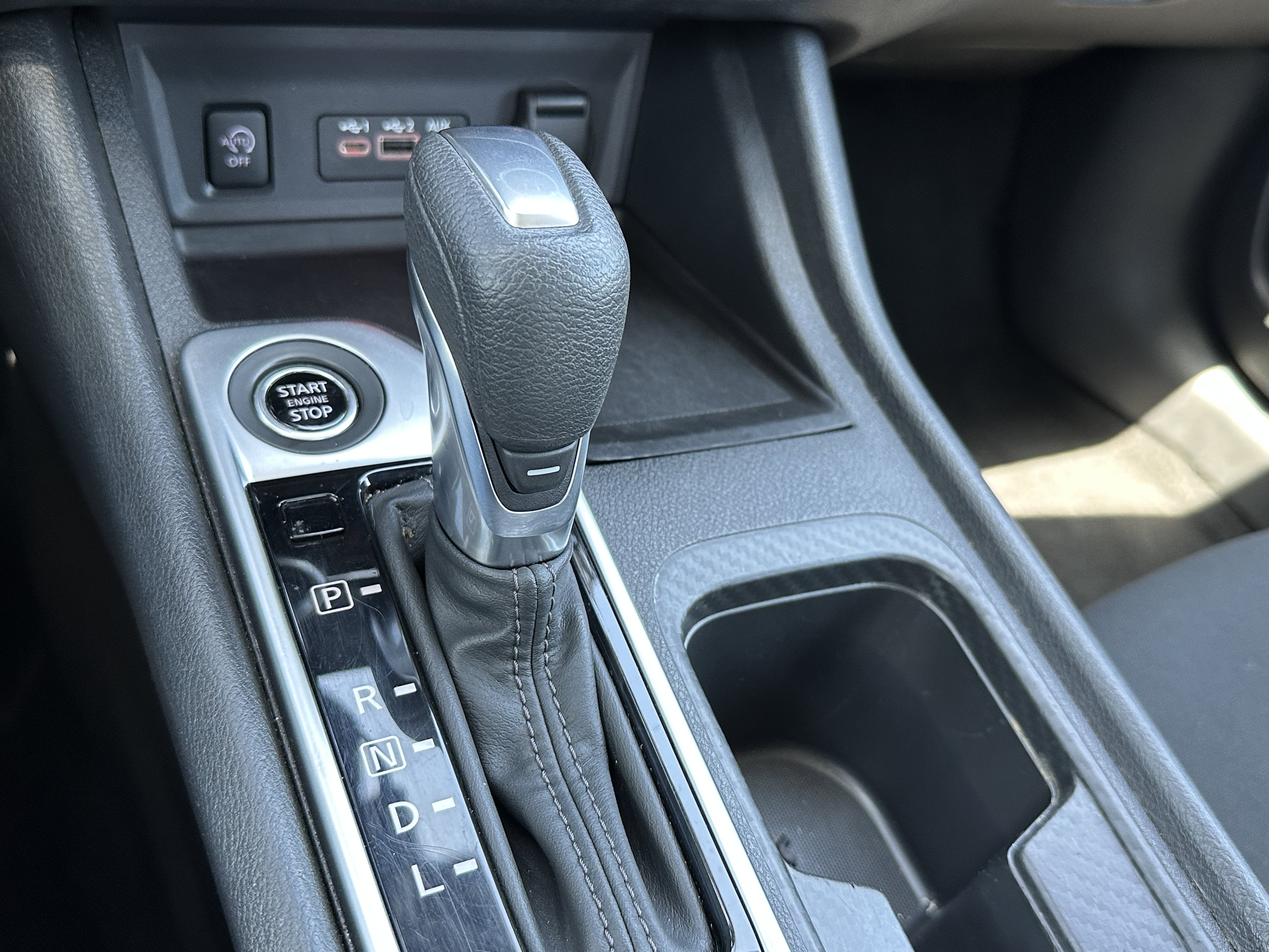 Used 2024 Nissan Sentra SV FWD image 30