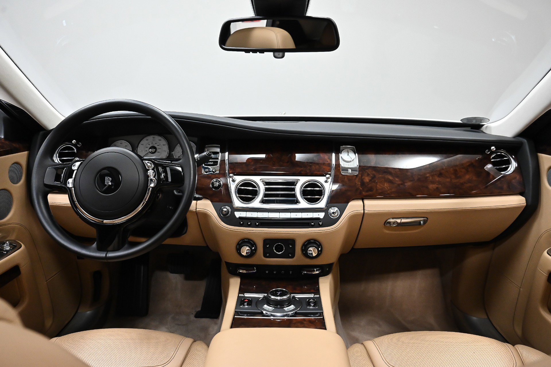 Used 2017 Rolls-Royce Ghost image 9