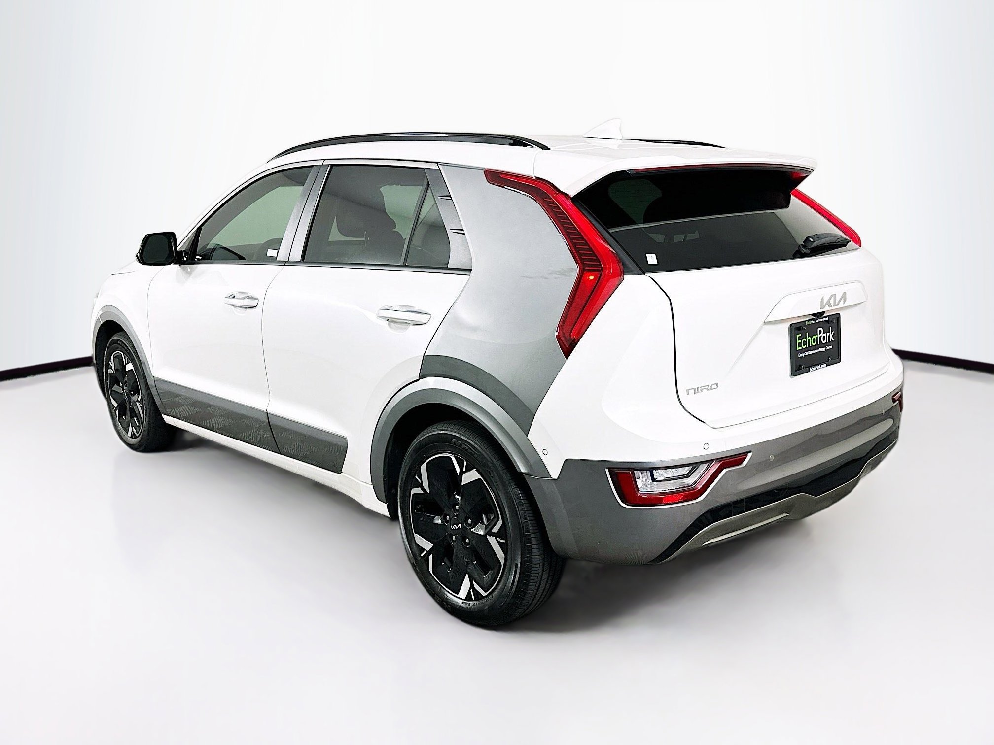 Used 2023 Kia Niro Wave FWD image 5