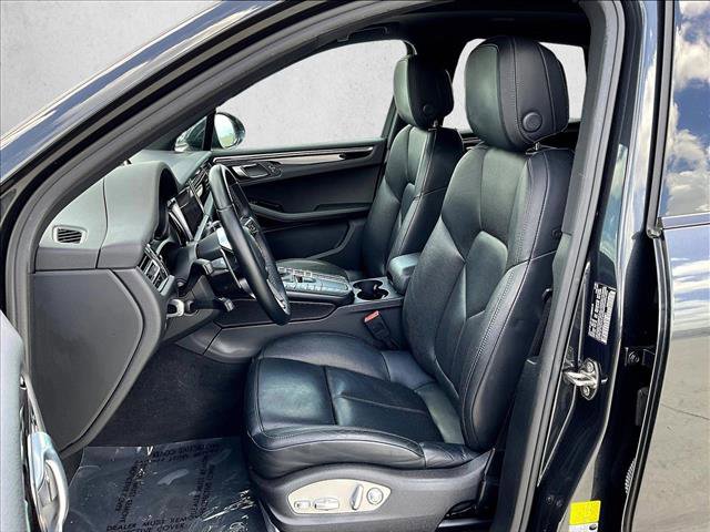 Used 2020 Porsche Macan AWD/4WD image 27