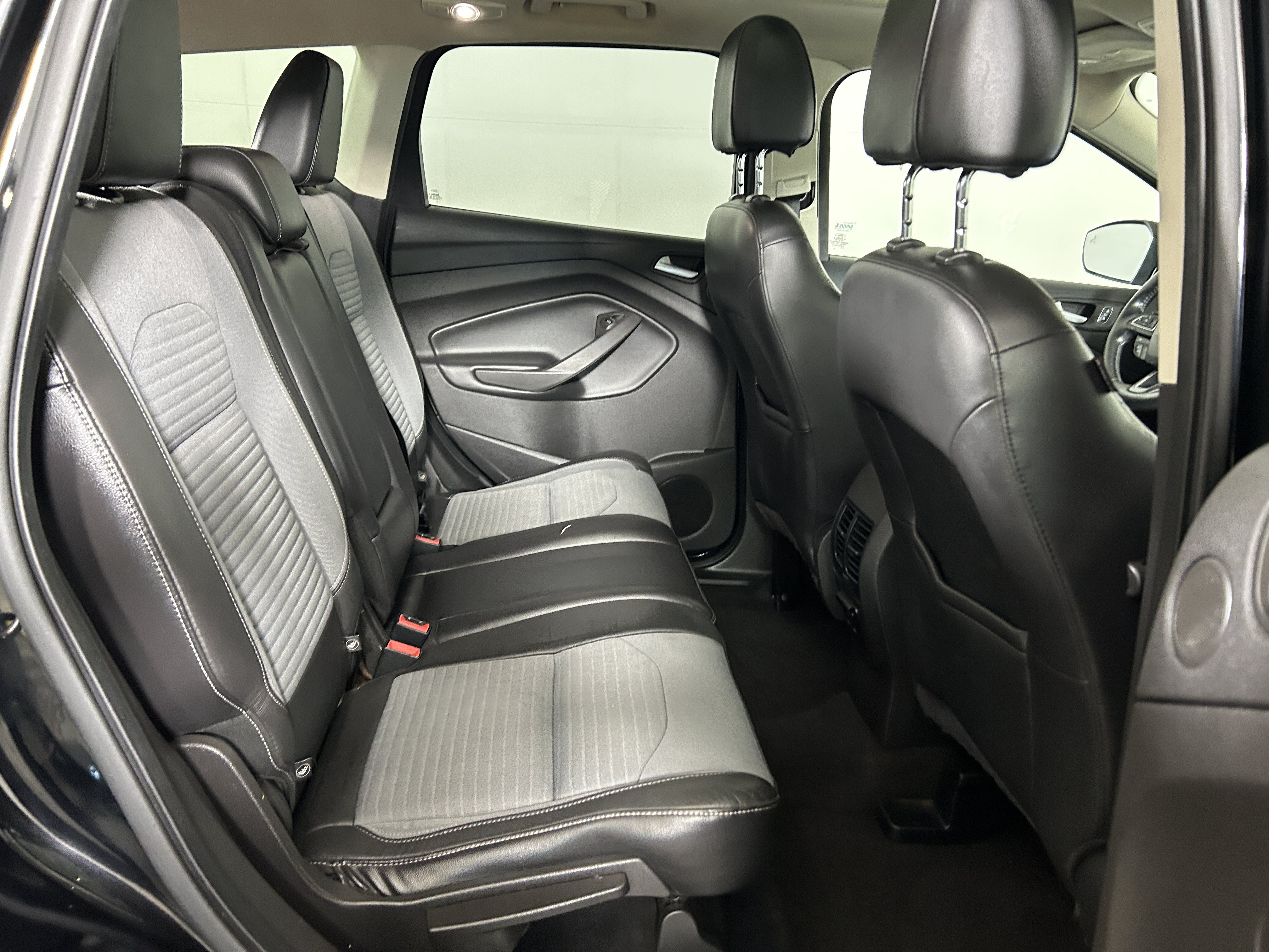 Used 2017 Ford Escape SE w/ Equipment Group 201A AWD/4WD image 24