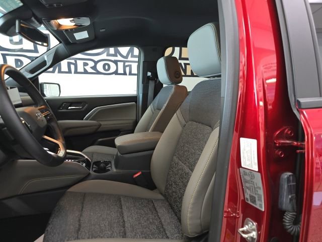 Certified 2024 Chevrolet Colorado ZR2 w/ Safety Package AWD/4WD image 17