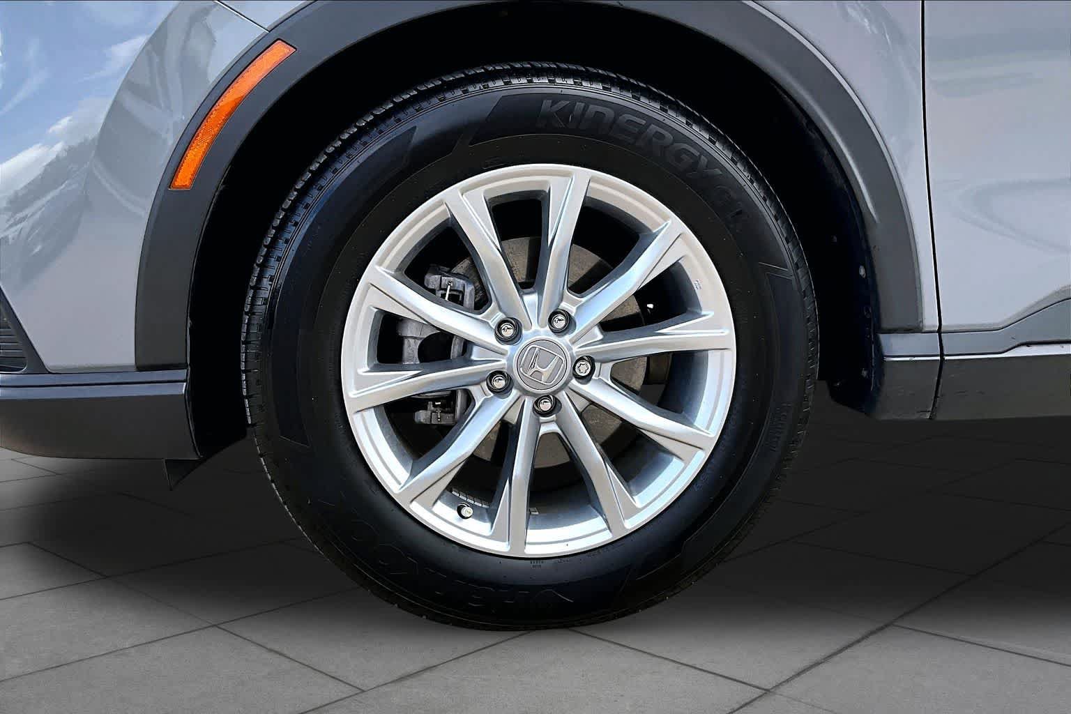 Used 2025 Honda CR-V EX-L image 11