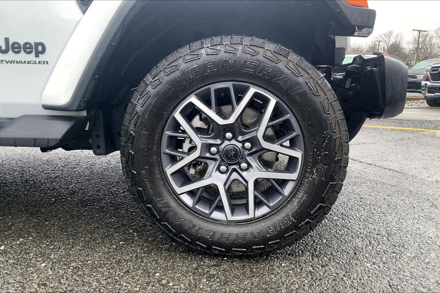 Certified 2025 Jeep Wrangler Sahara image 9