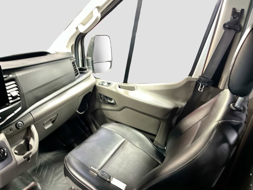 Used 2023 Ford E-Transit Medium Roof image 22