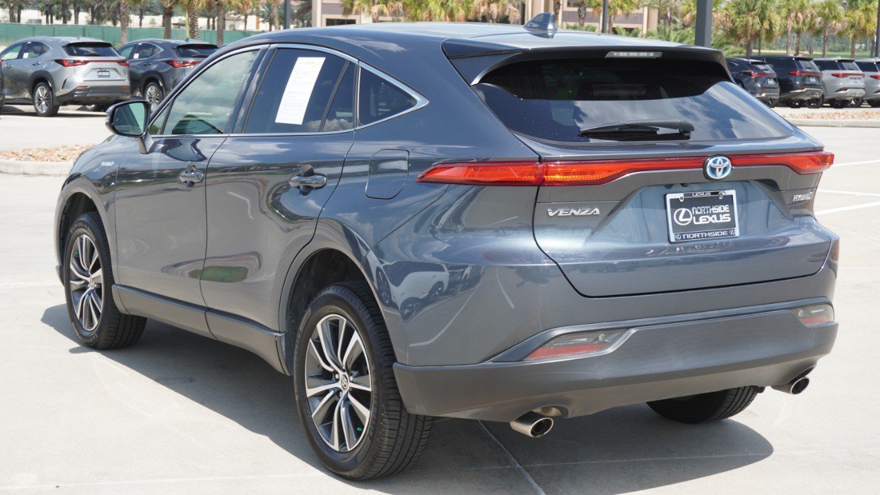 Used 2021 Toyota Venza LE w/ Carpet Mat Package (TMS) AWD/4WD image 8