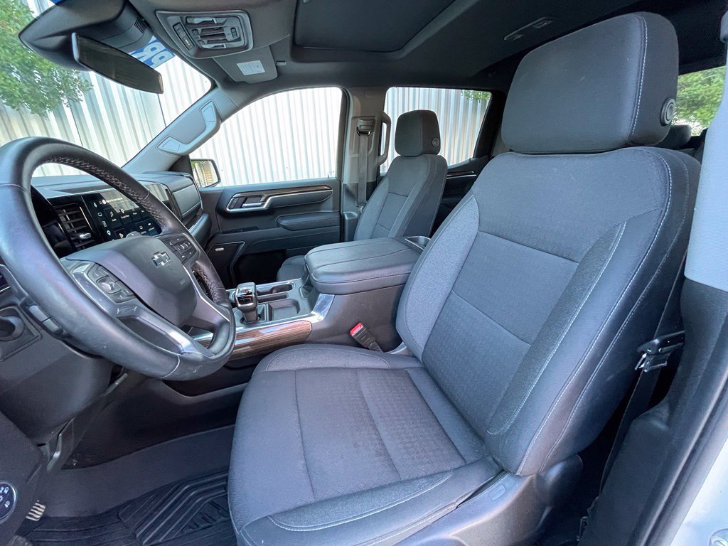 Used 2025 Chevrolet Silverado 1500 RST AWD/4WD image 23
