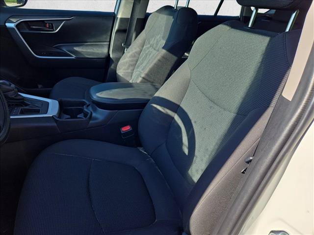 Used 2021 Toyota RAV4 LE FWD image 13