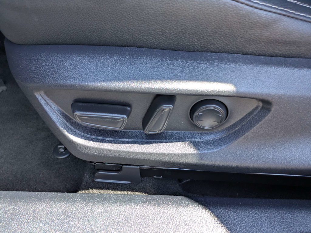 Used 2025 Toyota Camry SE FWD image 19