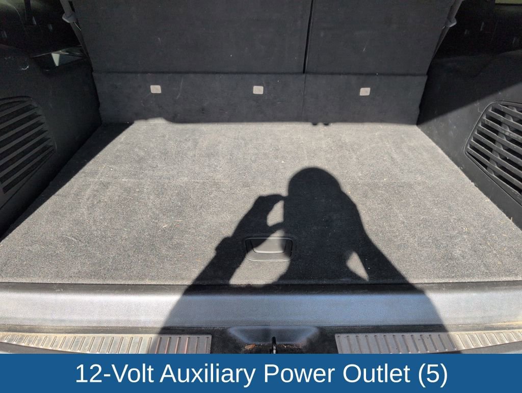 Used 2020 Chevrolet Suburban LT image 37