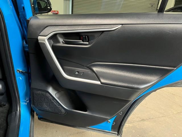 Used 2019 Toyota RAV4 LE w/ Carpet Mat Package AWD/4WD image 13