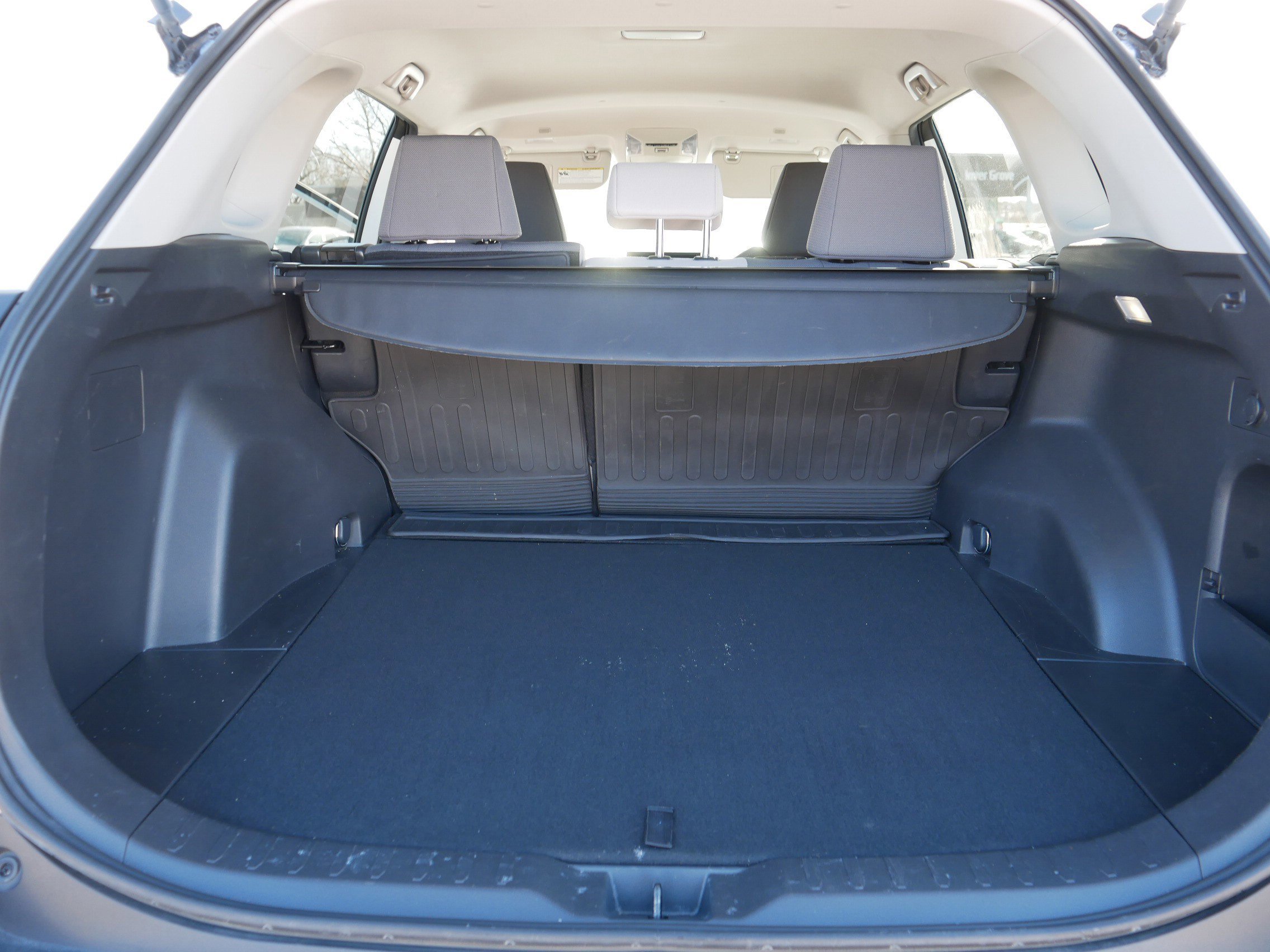 Used 2023 Toyota RAV4 XLE image 17