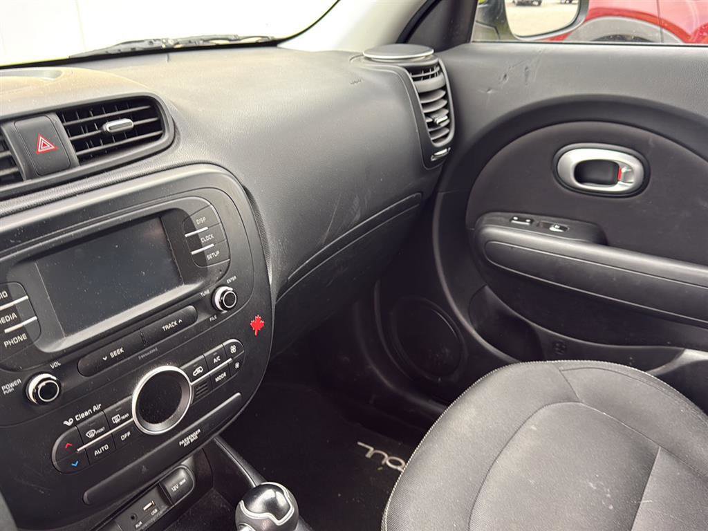 Used 2017 Kia Soul + FWD image 17