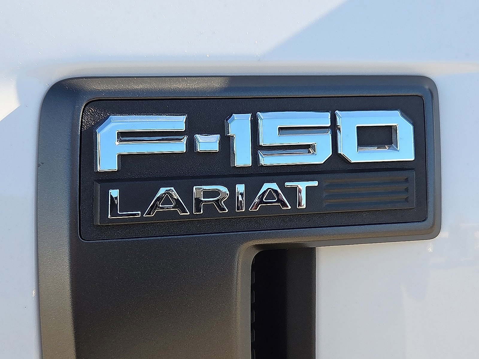 Used 2022 Ford F150 Lariat w/ Equipment Group 502A High image 8