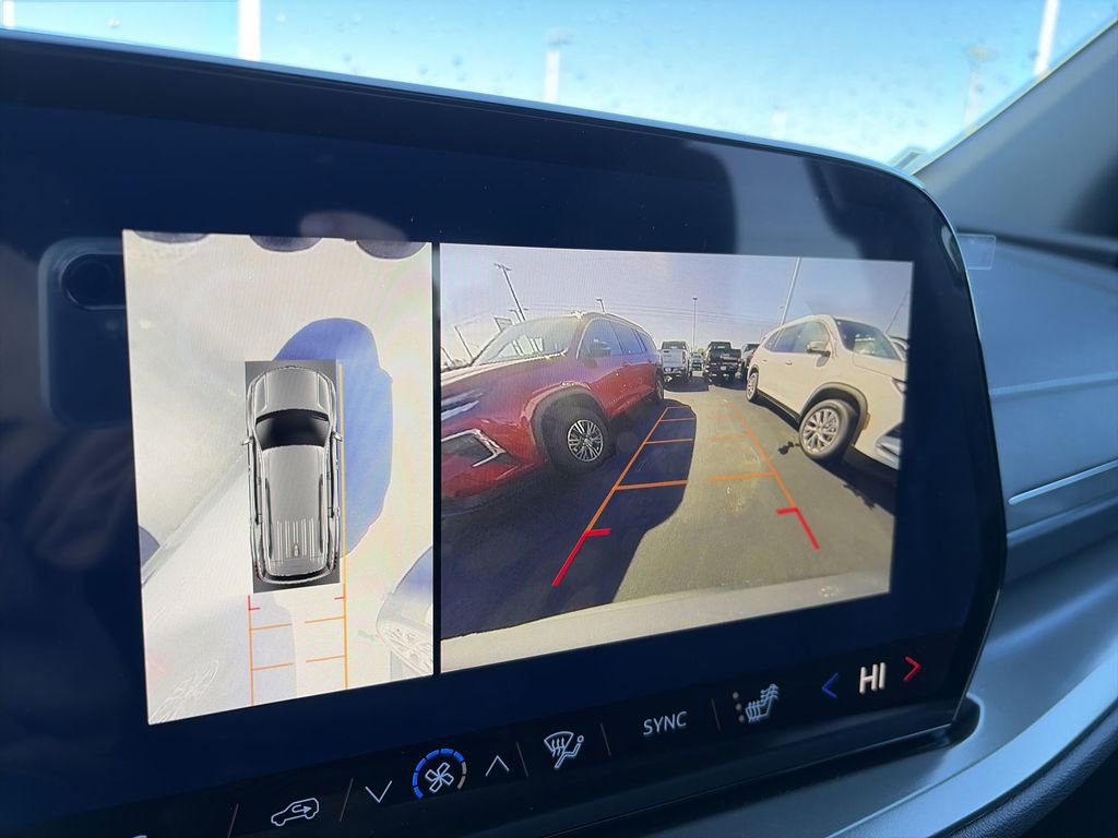 New 2026 Chevrolet Traverse LT w/ Sun and Wheel Package image 23