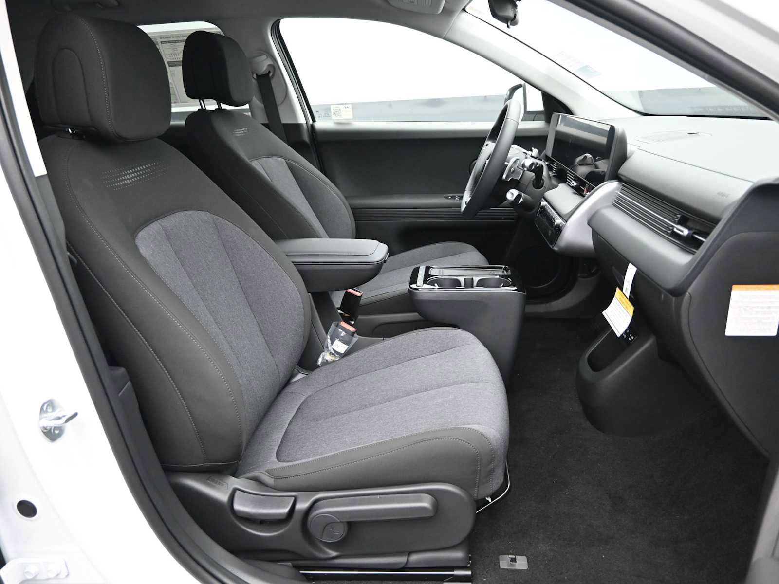 New 2025 Hyundai Ioniq 5 SE image 11