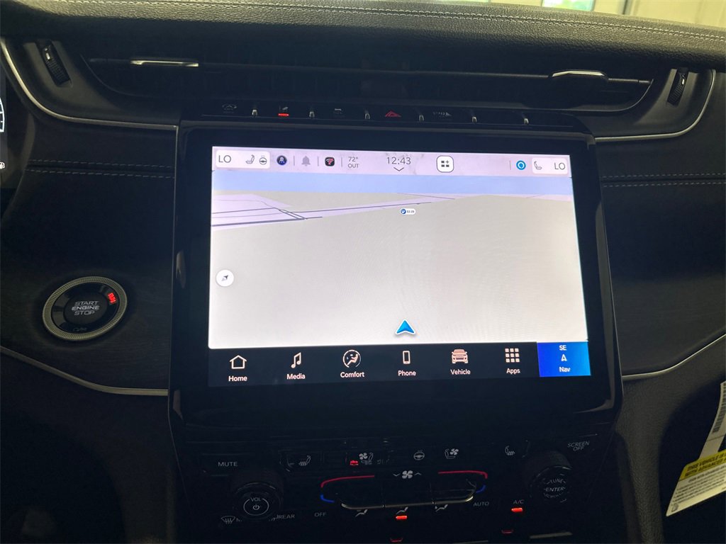 New 2025 Jeep Grand Cherokee Limited w/ Luxury Tech Group II image 24