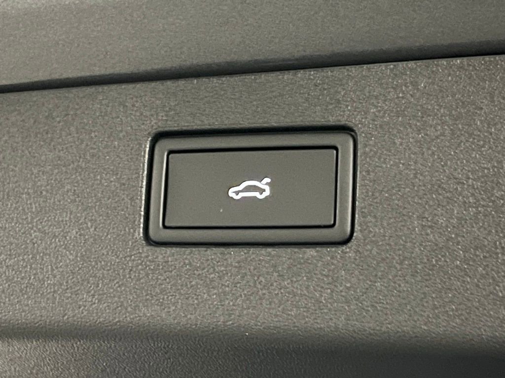 New 2026 Volkswagen Tiguan SE image 39