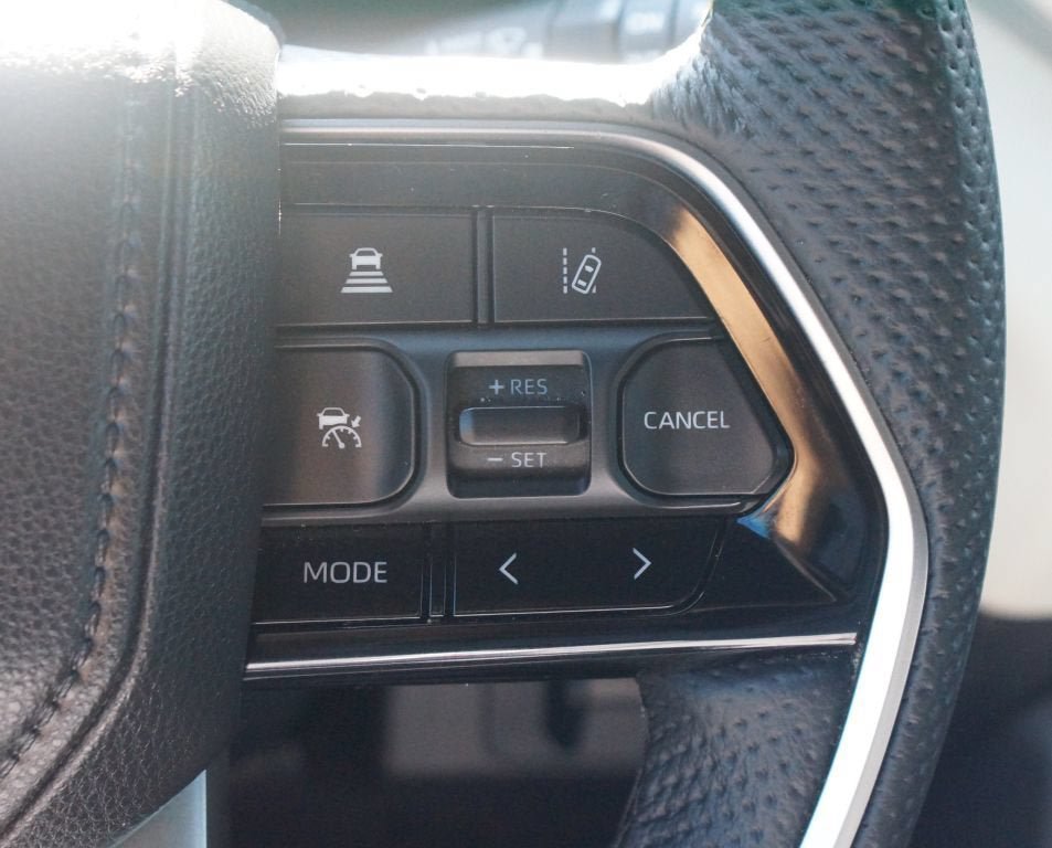 Used 2025 Toyota Sequoia Capstone AWD/4WD image 12