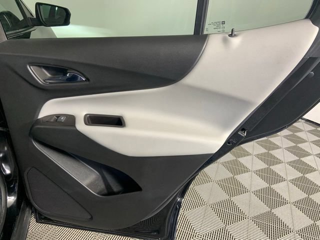 Used 2022 Chevrolet Equinox LS w/ LS Convenience Package FWD image 11