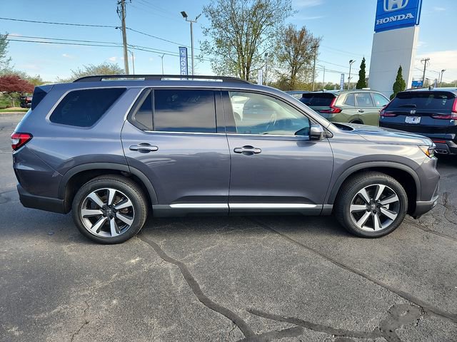 Certified 2023 Honda Pilot Touring image 7