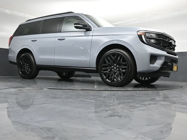 Certified 2026 Ford Expedition Platinum w/ Stealth Performance Package AWD/4WD image 39