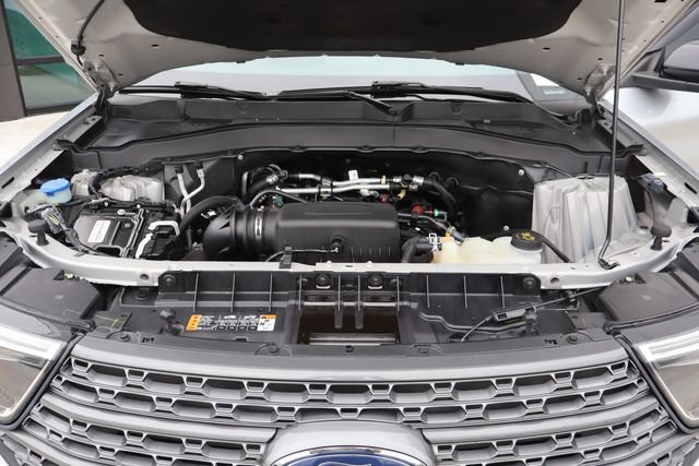 Used 2023 Ford Explorer XLT w/ Equipment Group 202A AWD/4WD image 22