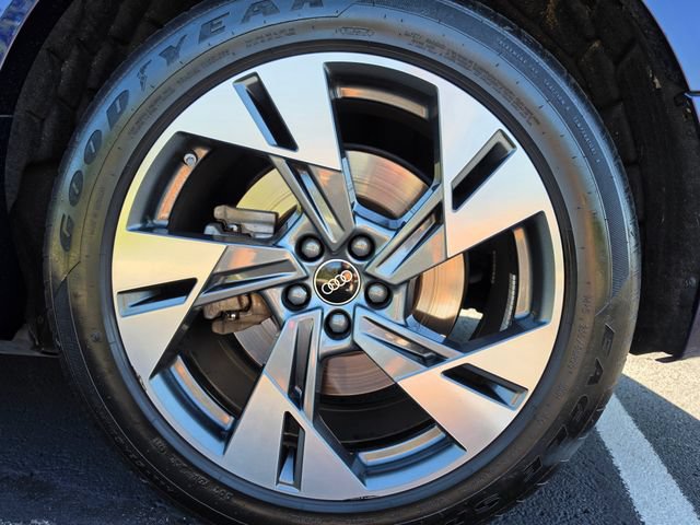 Used 2022 Audi e-tron Premium w/ Towing Package AWD/4WD image 12