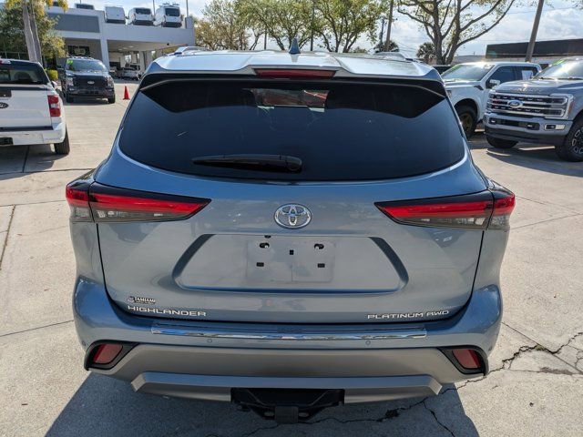 Used 2022 Toyota Highlander Platinum image 12