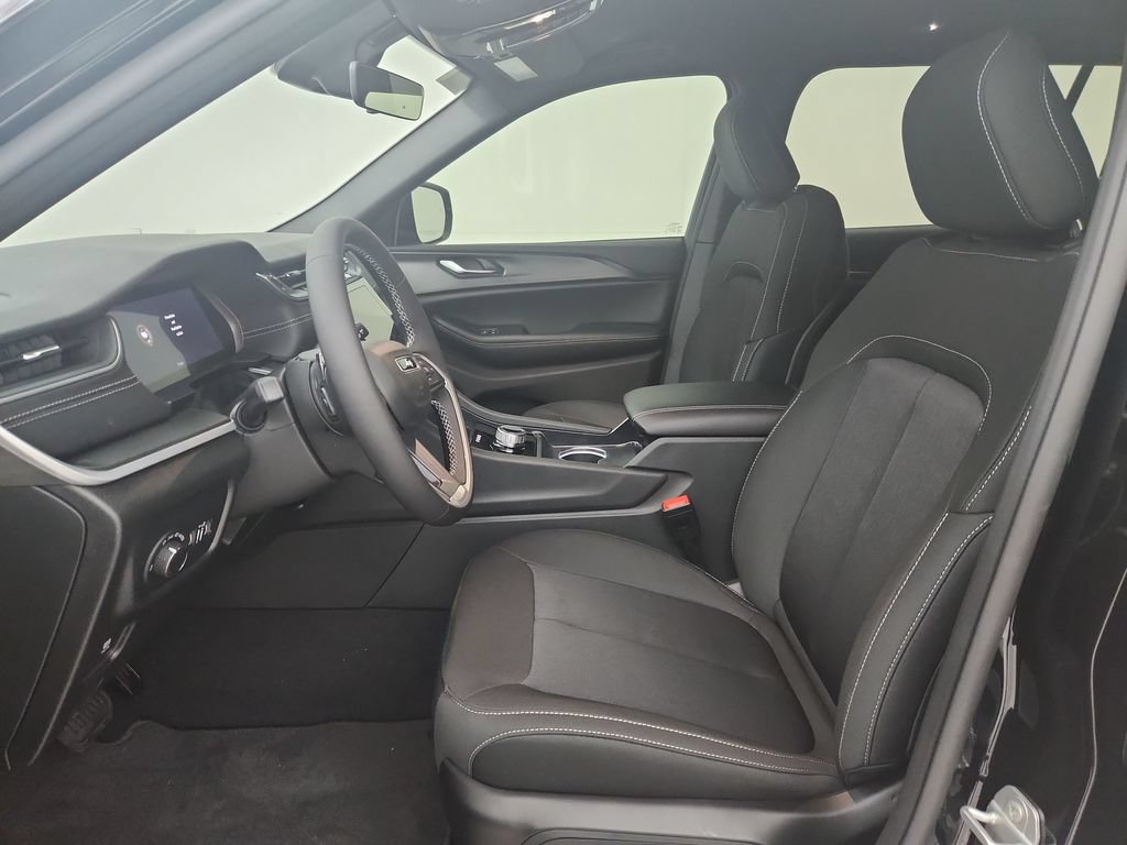 New 2026 Jeep Grand Cherokee L Laredo AWD/4WD image 18