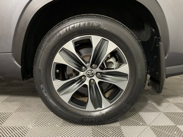 Used 2020 Toyota Highlander XLE image 10