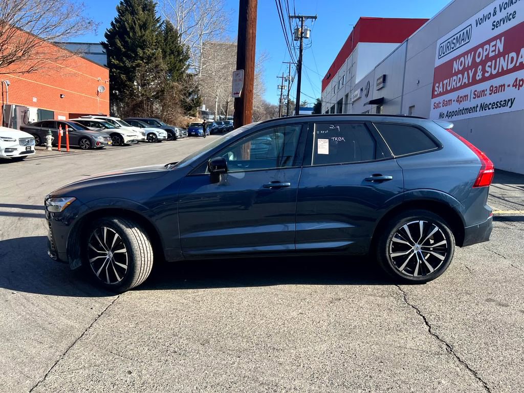 Used 2025 Volvo XC60 B5 Plus image 8