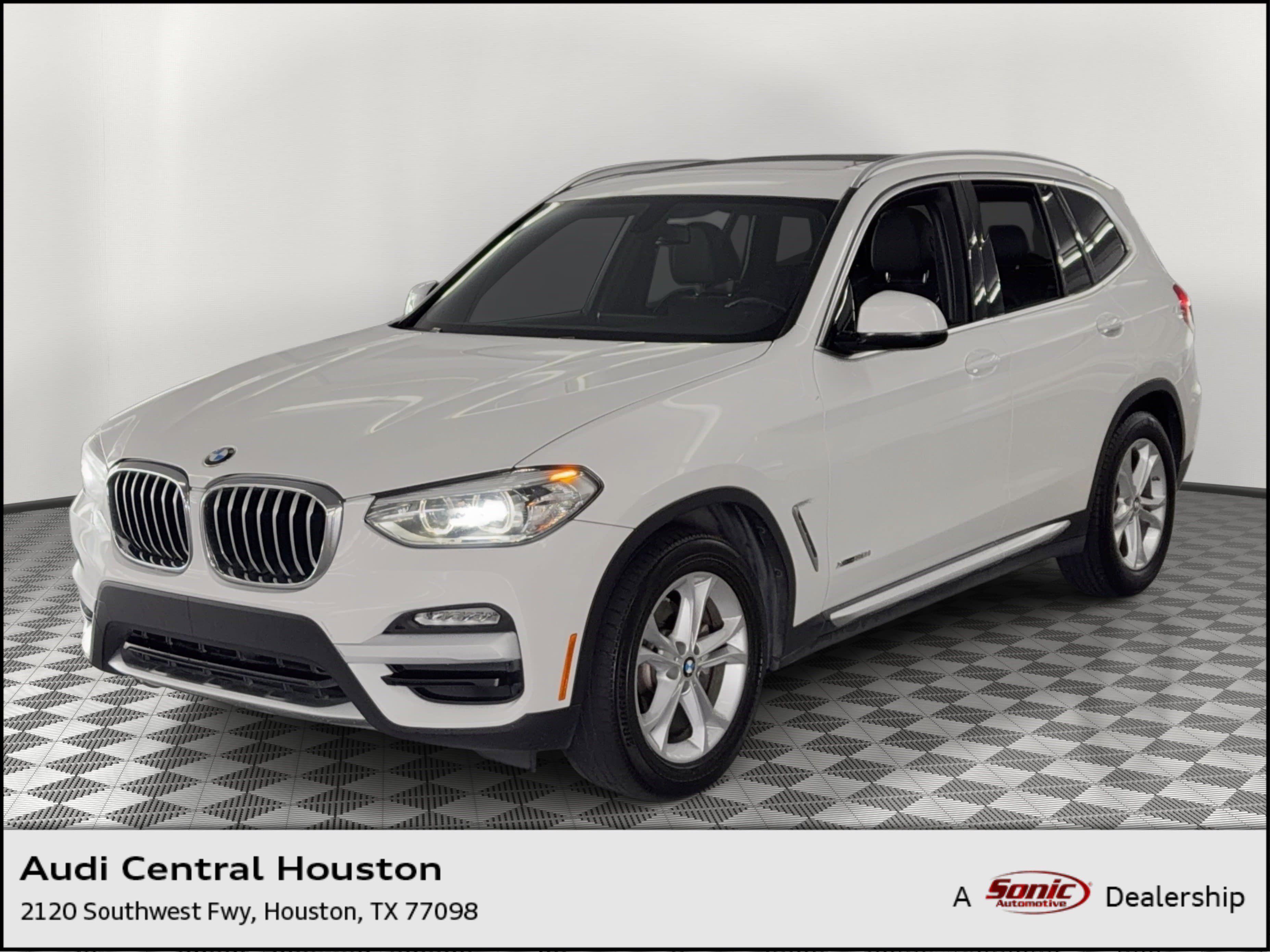 Used 2018 BMW X3 xDrive30i AWD/4WD image 1